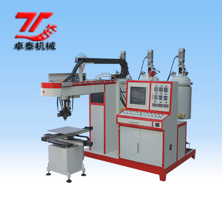 新款三組份密封條澆注機(jī)